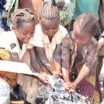 Nigerian children do not have water
