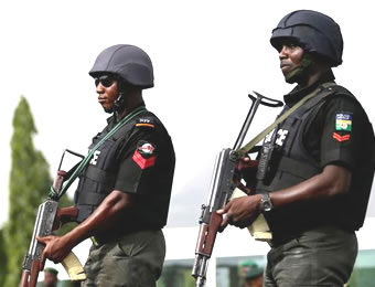 Polisi menangkap 4 tersangka pencuri telepon di Lagos