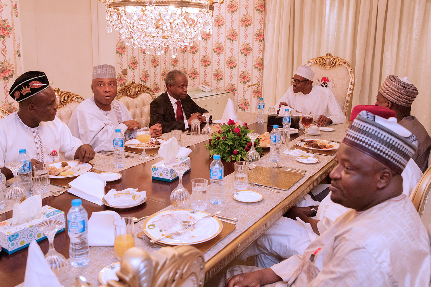 PHOTOS: Buhari hosts NASS leadership to dinner in Aso Rock