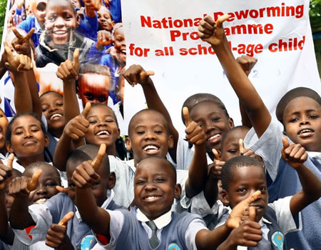 deworm, Two pupils die