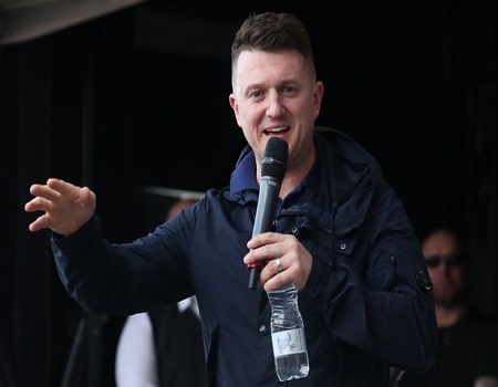 Tommy Robinson, Facebook, Instagram