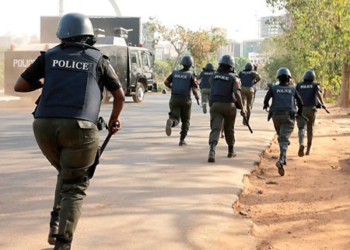 police, border, arrest, niger, COVID-19, hoodlums clash with police in Ikorodu