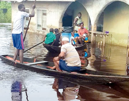 Flood, bad seasons, ondo state, water, canoe, black pot, Igbokoda