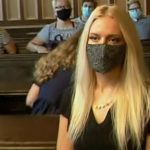 woman cut off her hand