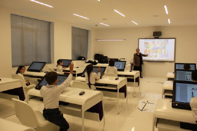 Nigeria receive multifunctional classroom
