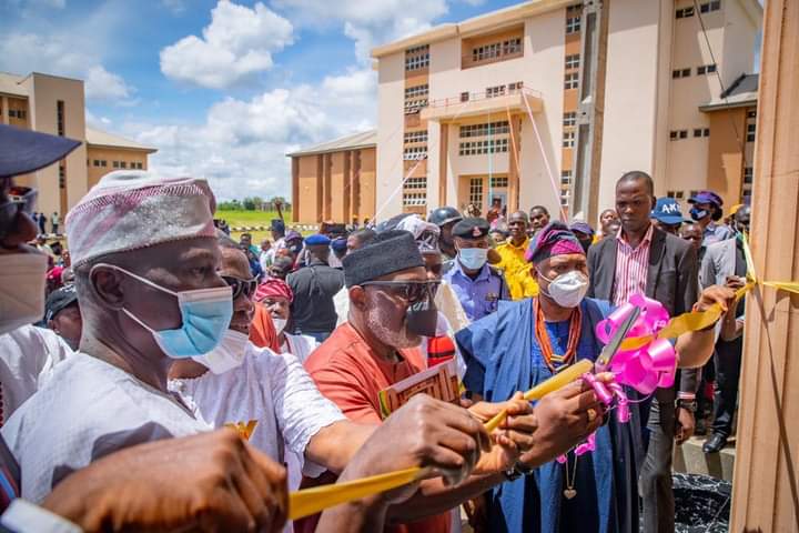 AKERE Akeredolu commissions RUGIPO’s N1bn Administrative Building, Radio Station, says ‘I’ve made history’