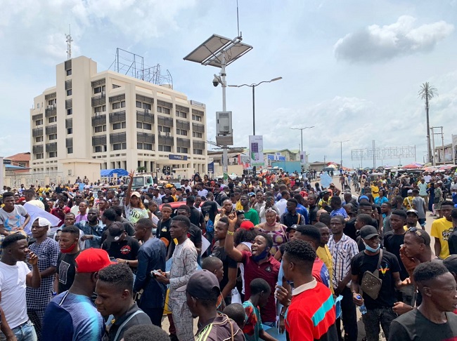 Protesters' refusal to budge