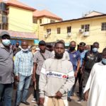painter impersonates Oba Elegusi