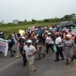 Protesters block convoy