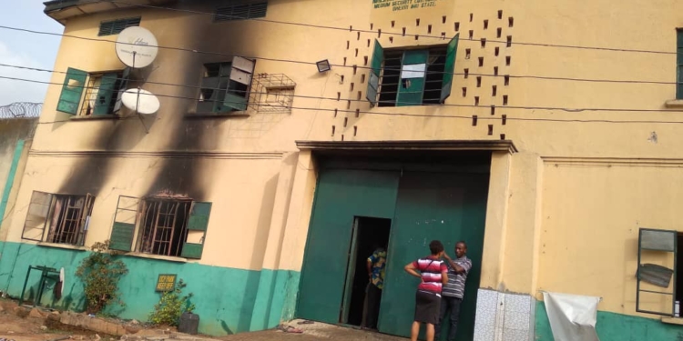 confirms escape of 1844 inmates