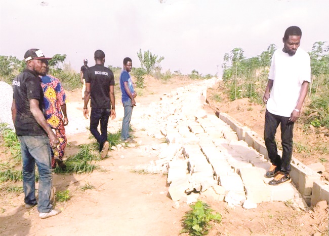 Land owners at Odo-Ona