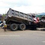 Truck falls off Ojuelegba, Truck crushes four to death