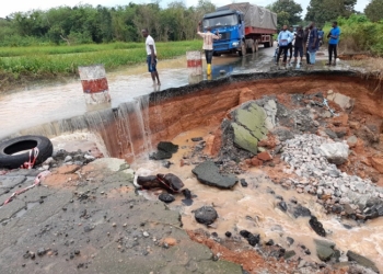 Benin-Akure highway caves in