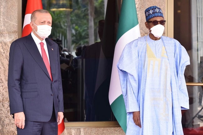 Buhari in closed-door meeting