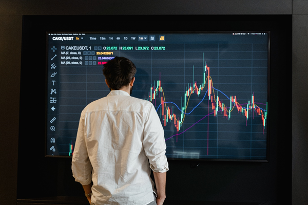 Will online casinos or traditional casinos implement blockchain technology in the future