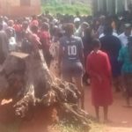 #AnambraDecides2021: Frustrated voters at Umuakwueze due to malfunctioning machines