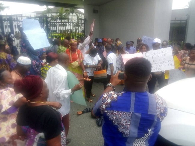 Cross River retirees protest