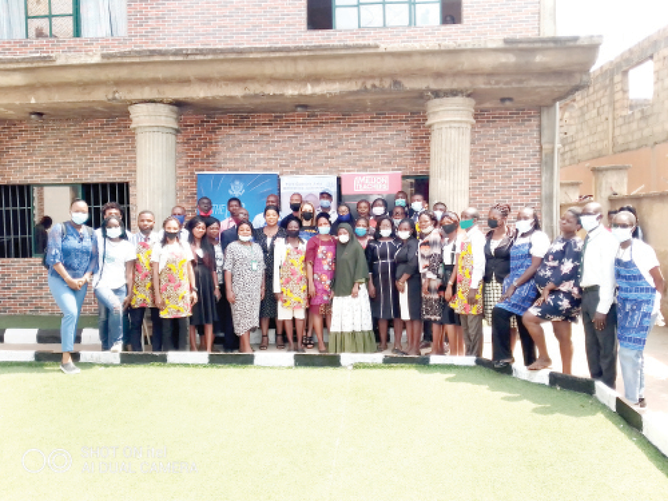 train 100 teachers in Oyo