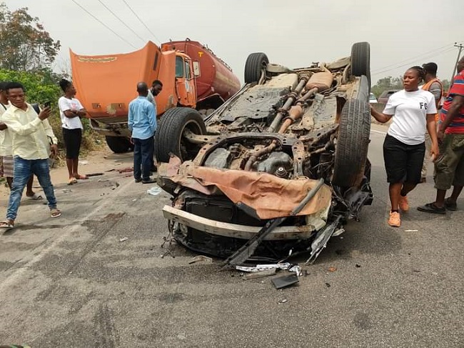 Two suspected Yahoo boys die after vehicle rams into stationary truck in Delta 