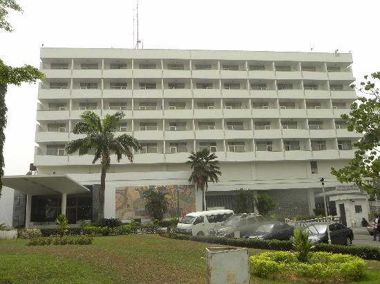 Oyo Govt locks up Premier Hotel, 80 shops in Ibadan