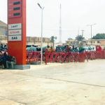 Groaning, Long queue thins out as marketers peg PMS at N195, N200 per litre in Ibadan