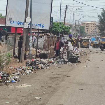 Soludo monitors, supervises clean up of Okpoko, other communities in Onitsha  