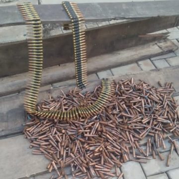 Police arrest arms dealers 
