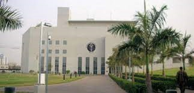 US embassy presents 5000,