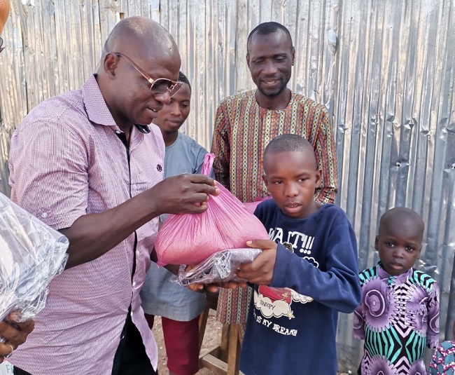 Eid-el-fitr: Kaduna church distributes clothes foodstuffs to 50 orphans