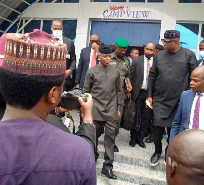 Osinbajo holds closed-door meeting,