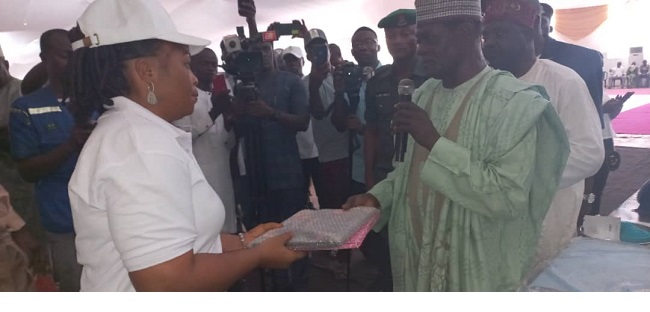 Taraba govt, AfDB empower 239 youths with starter packs, tool kits