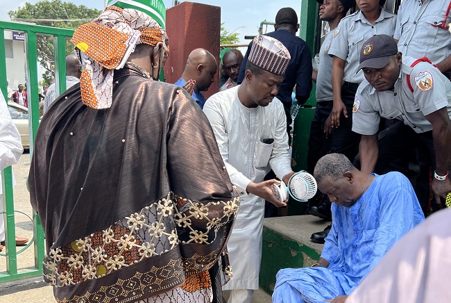 Man collapses at Atiku
