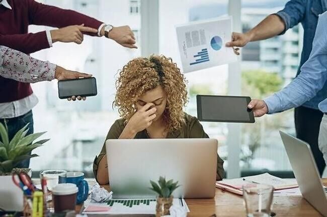 9-5 job and your side hustle