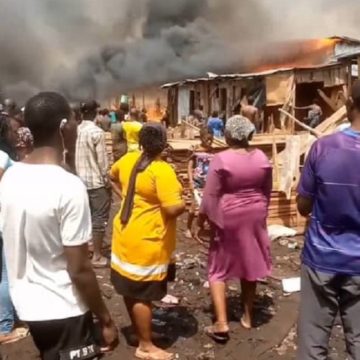 Fire engulfs shanties