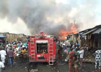 Fire engulfs shanties