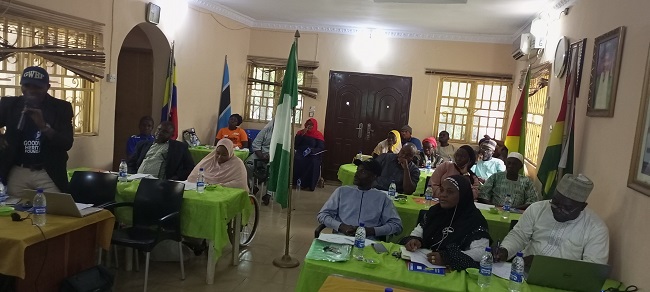 Incentives would make health workers