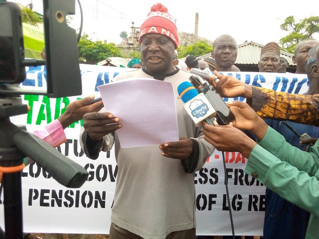 Taraba pensioners place curse,