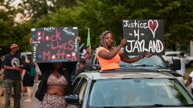 Autopsy shows police ,