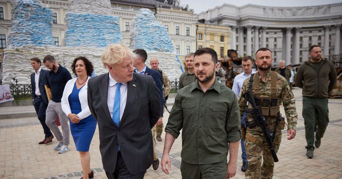 Ukrainians sign petition,