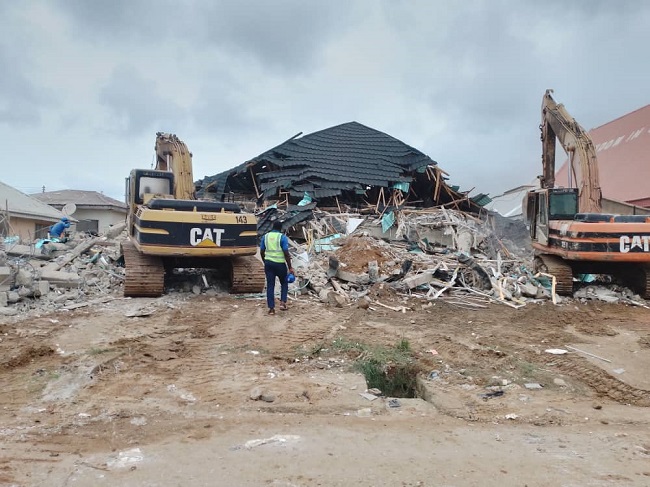 2 trapped, 4 rescued as three-storey building collapses in Abuja