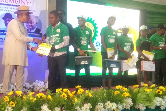 1000 youths graduate,