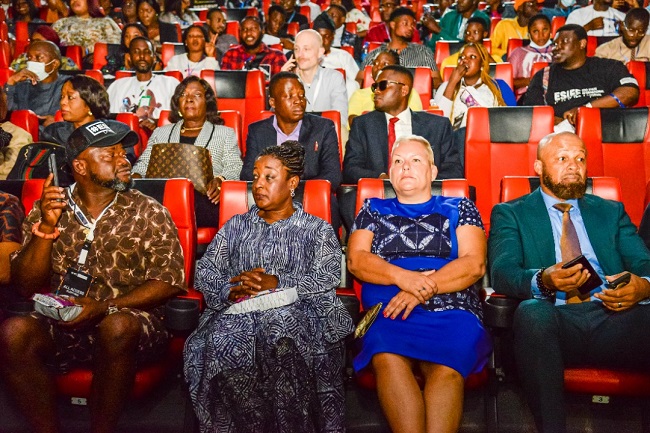 Edo premieres film