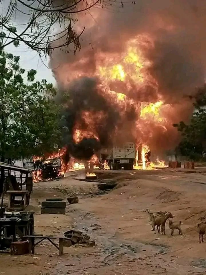 Local tea seller injured five tankers burnt in Niger explosion