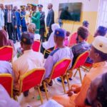 Buhari meets freed passengers