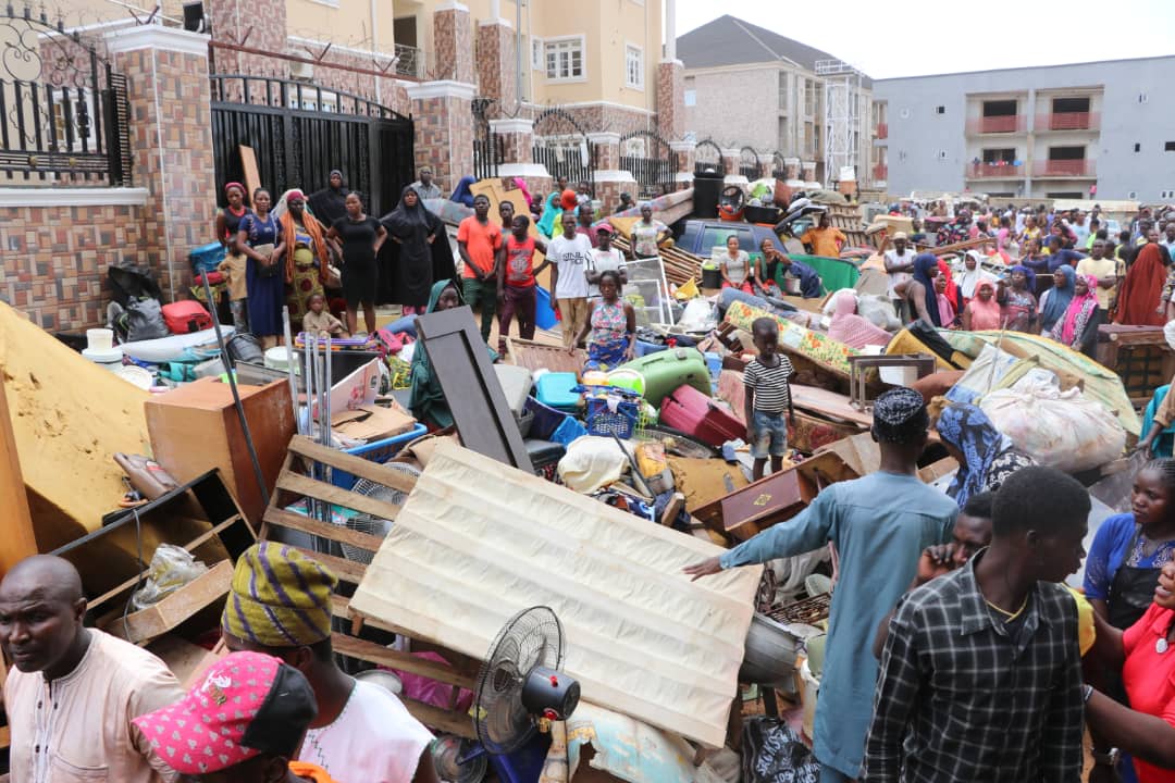 FCTA dismantles 700 illegal structures on flood-prone area in Abuja