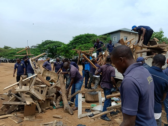 FCTA dismantles illegal food vendors, mechanics near Presidential Villa