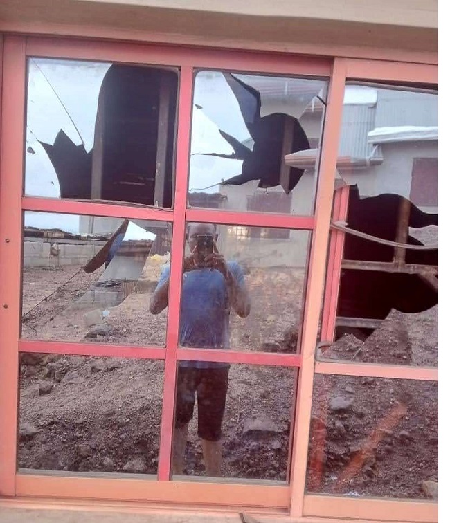 Robbers attack church,