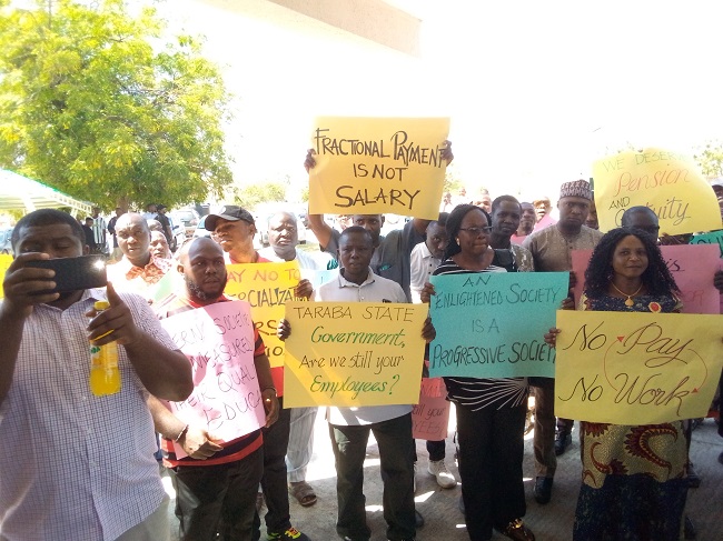 Taraba varsity lecturers stage protest over traffic quarter salary