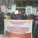 UNIZIK lecturers barricade Enugu-Onitsha expressway to protest payment of half-salary
