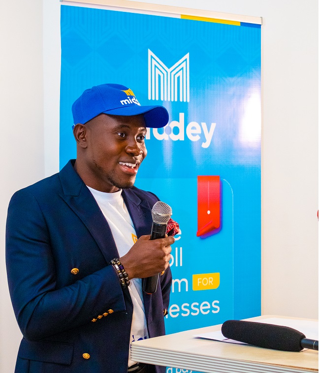 Foundation grants tech scholarship